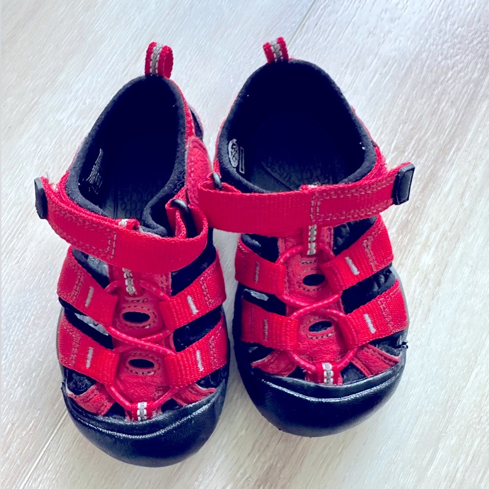 Keen Kids Red and Black Closed-Toe Sandals